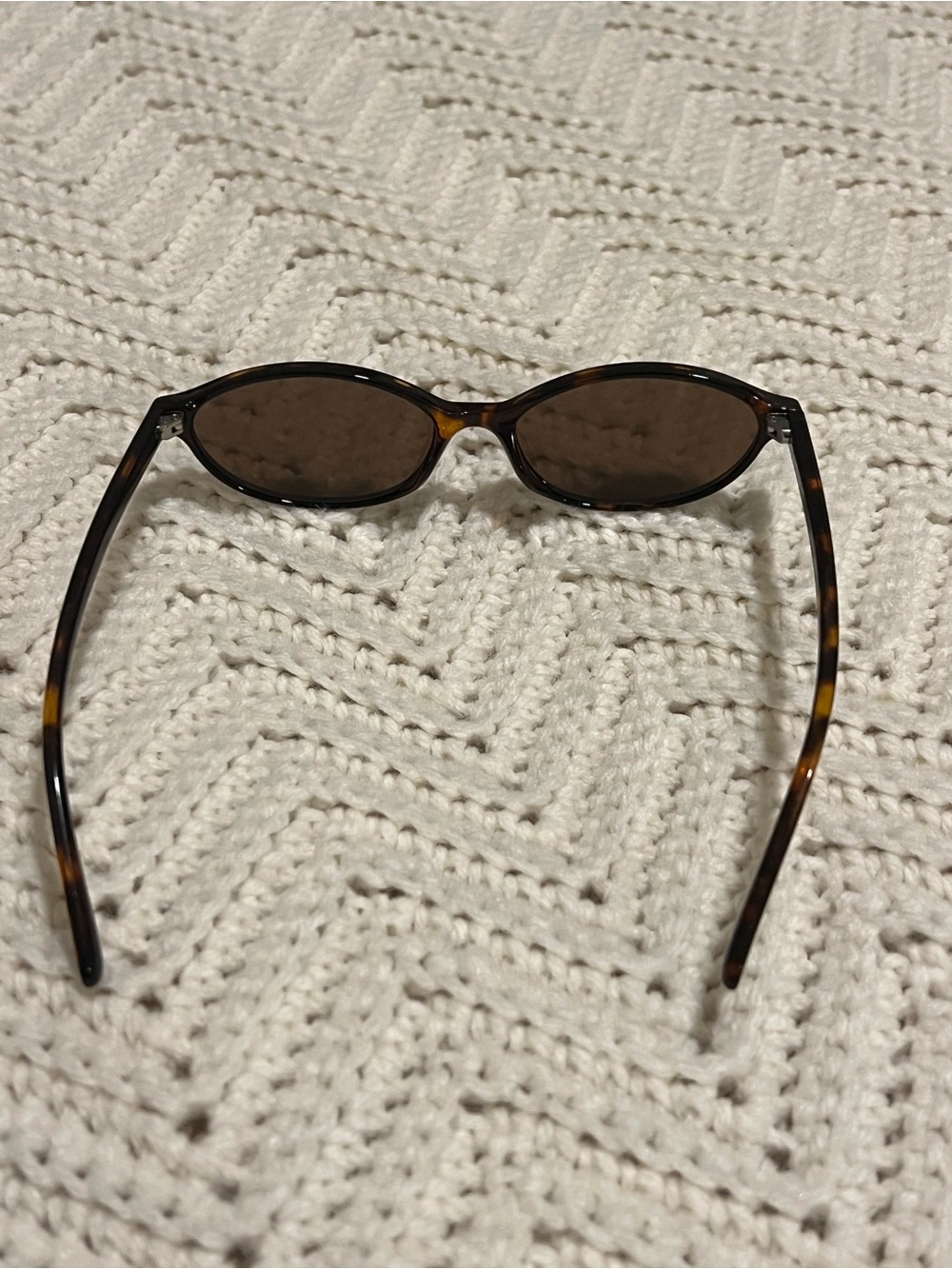 H&M Tortoiseshell Oval Sunglasses with Brown Lenses - Picture 3 of 5